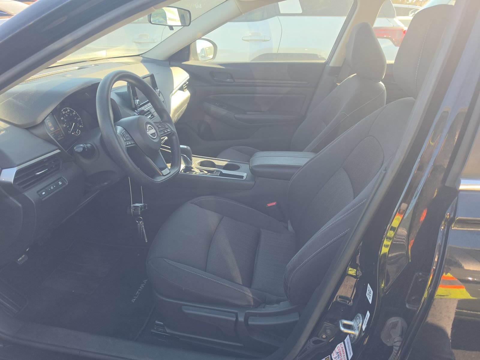 Used 2023 Nissan Altima 2.5 S FWD image 3