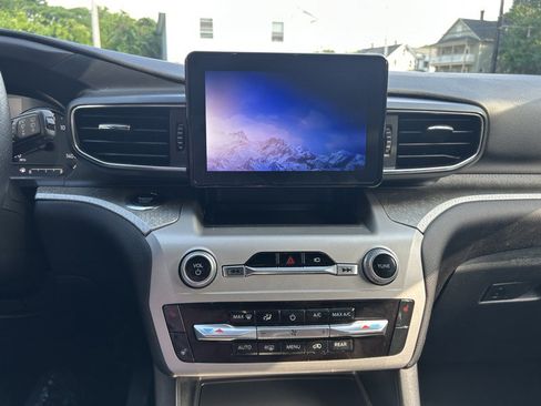 Used 2022 Ford Explorer Timberline w/ Timberline Technology Package AWD/4WD image 13