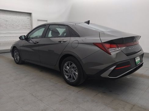 Used 2024 Hyundai Elantra SEL image 3