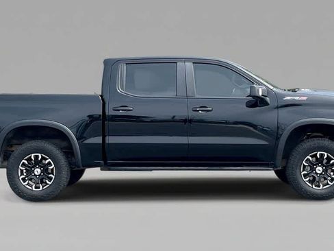 Used 2023 Chevrolet Silverado 1500 ZR2 w/ Technology Package AWD/4WD image 9