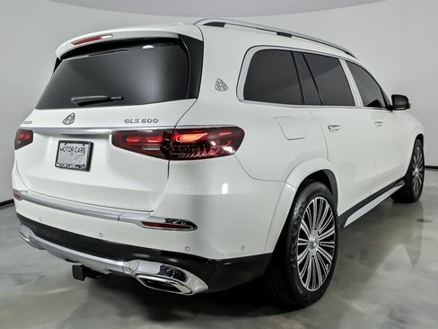 Used 2024 Mercedes-Benz Maybach GLS 600 4MATIC image 11