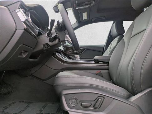 New 2025 Audi Q8 Premium w/ Black Optic Package AWD/4WD image 4