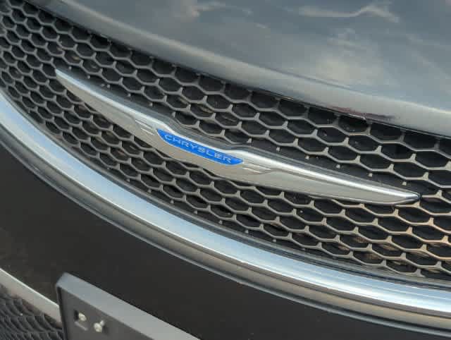 Certified 2018 Chrysler Pacifica Limited FWD image 12