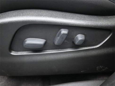 Used 2019 Cadillac XT4 Premium Luxury w/ Cold Weather Package image 31