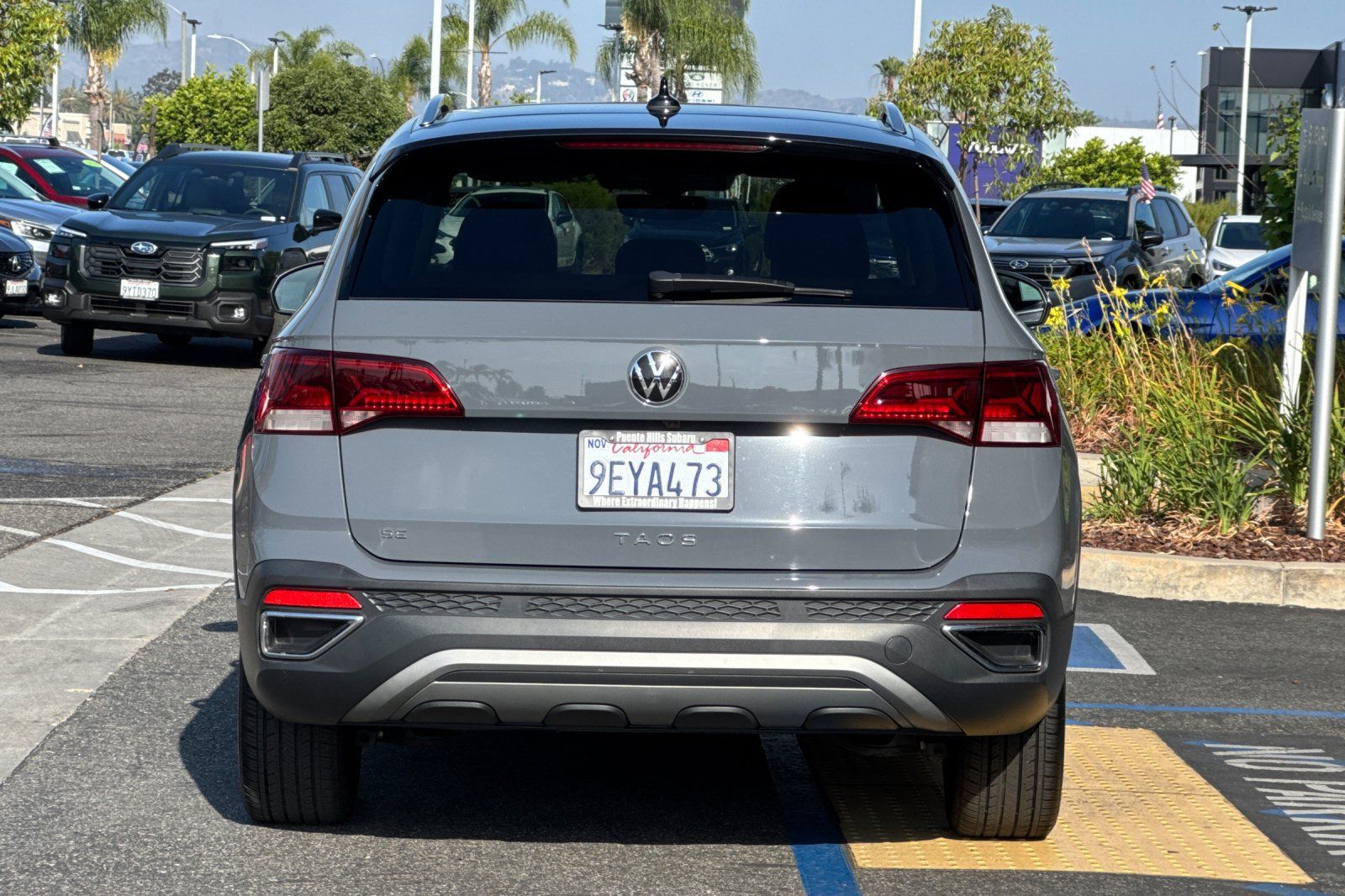Used 2023 Volkswagen Taos SE FWD image 5
