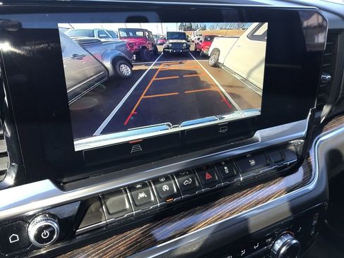 Used 2023 GMC Sierra 1500 Elevation image 17