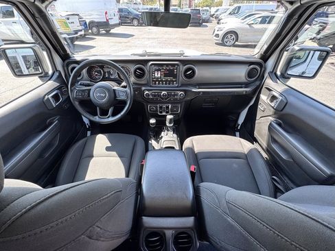 Certified 2022 Jeep Wrangler Unlimited Sport image 10