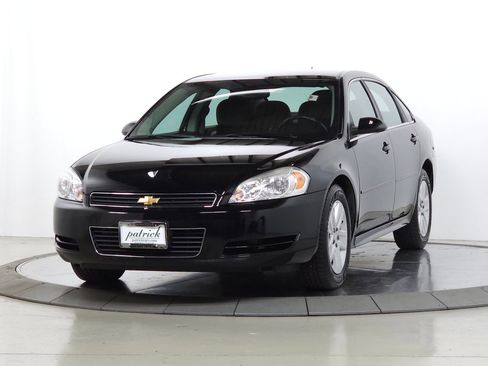 Used 2011 Chevrolet Impala LS FWD image 3