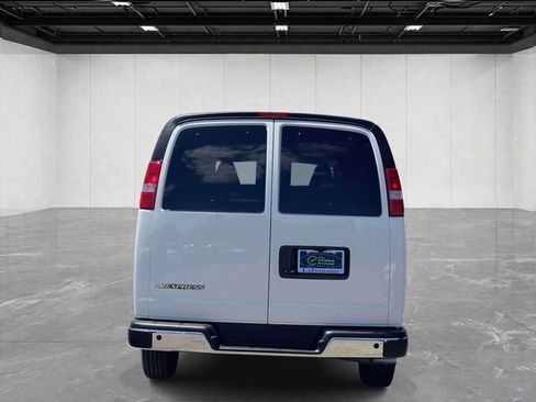 Used 2025 Chevrolet Express 3500 LT w/ LT Preferred Equipment Group RWD image 6