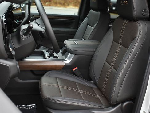 New 2026 Chevrolet Silverado 2500 High Country w/ High Country Premium Package AWD/4WD image 10