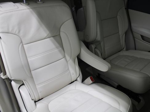 Used 2023 GMC Acadia Denali AWD/4WD image 27