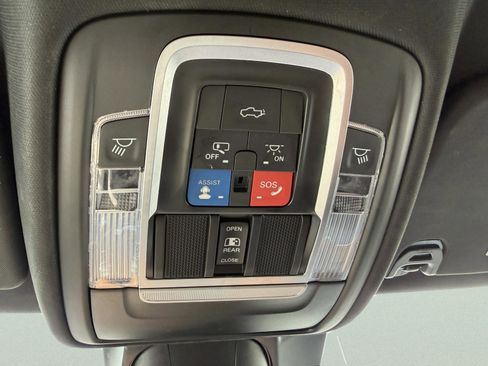 Used 2022 RAM 1500 Limited AWD/4WD image 31