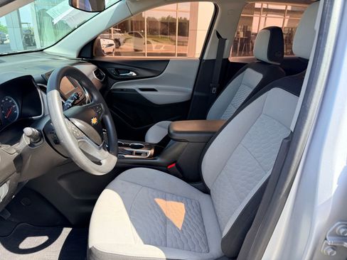 Used 2018 Chevrolet Equinox LS FWD image 10