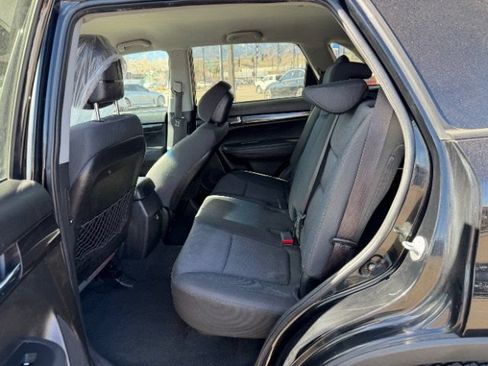 Used 2012 Kia Sorento FWD image 33