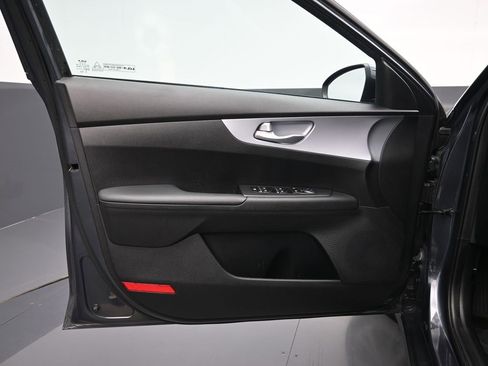 Used 2023 Kia Forte LXS image 21