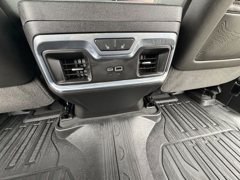 Used 2025 GMC Sierra 2500 Denali Ultimate AWD/4WD image 9