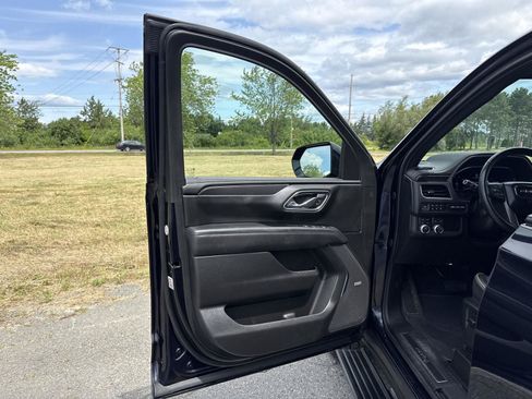Used 2023 GMC Yukon XL AT4 w/ AT4 Premium Package AWD/4WD image 13