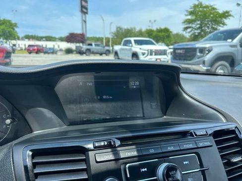 Used 2017 Honda Accord Sport image 25