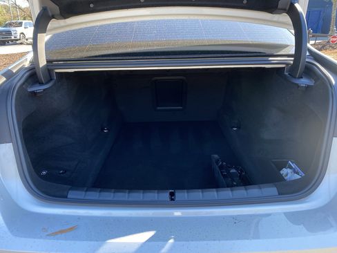 Used 2025 BMW 740i w/ Premium Package image 38