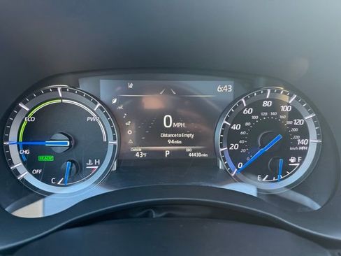 Used 2022 Toyota Highlander XLE AWD/4WD image 28