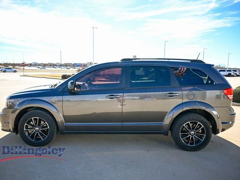 Used 2018 Dodge Journey SE w/ Popular Equipment Group image 4