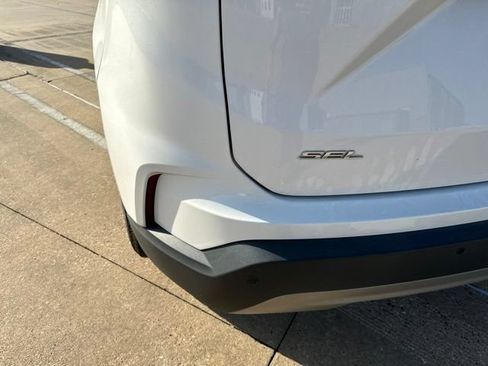 Used 2021 Ford Edge SEL w/ Convenience Package FWD image 6