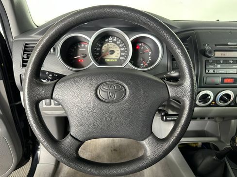 Used 2011 Toyota Tacoma 4x4 Regular Cab image 10