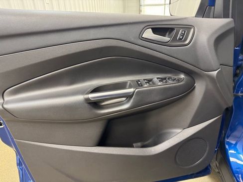 Used 2017 Ford Escape SE image 8