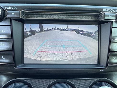 Used 2015 Toyota RAV4 LE image 27