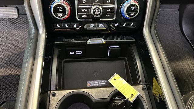Used 2023 GMC Yukon XL Denali AWD/4WD image 14