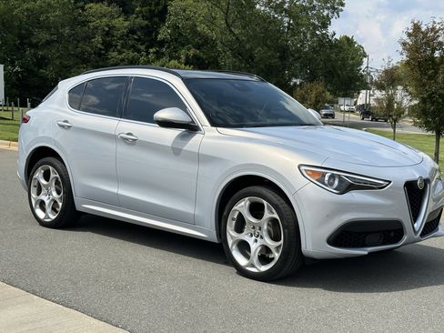 Used 2023 Alfa Romeo Stelvio Ti Lusso w/ Quick Order Package 22X Lusso AWD/4WD image 6