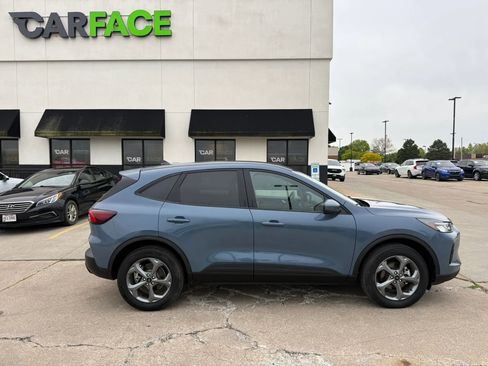 Used 2025 Ford Escape ST-Line Select AWD/4WD image 18