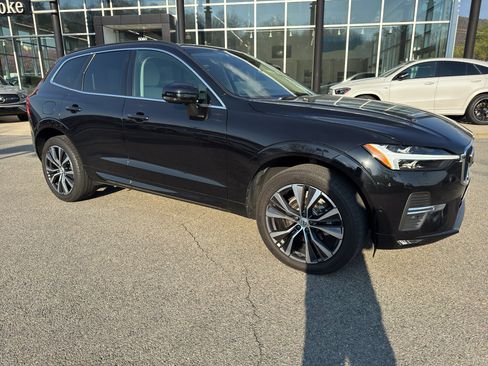 Used 2022 Volvo XC60 B5 Momentum w/ Advanced Package image 1