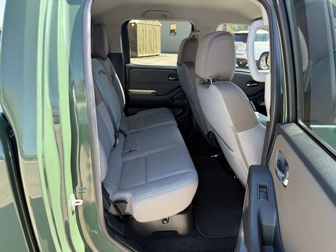 Used 2022 Nissan Frontier SV image 15