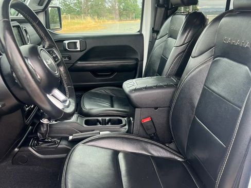 Used 2018 Jeep Wrangler Unlimited Sahara image 11