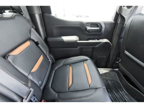 Used 2019 GMC Sierra 1500 AT4 w/ Off Road Performance Package AWD/4WD image 11