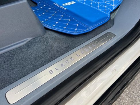 Used 2020 Lincoln Navigator Black Label w/ Cargo Convenience Package image 25