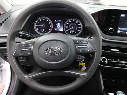 Used 2022 Hyundai Sonata SE w/ Preferred Accessory Package image 17
