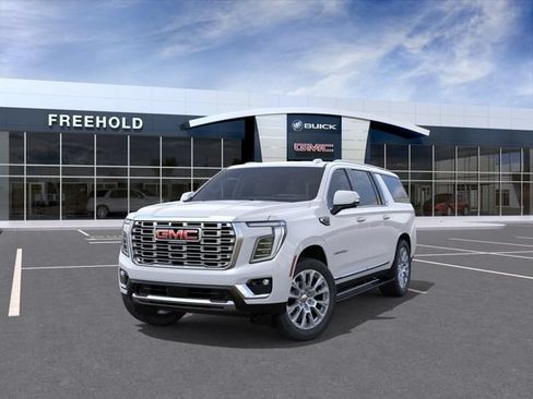 New 2026 GMC Yukon XL Denali w/ Denali Reserve Package AWD/4WD image 8