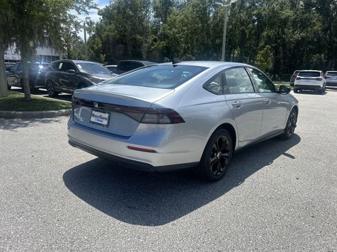 Used 2025 Honda Accord SE image 6
