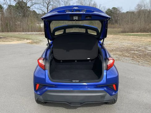 Used 2021 Toyota C-HR XLE image 9