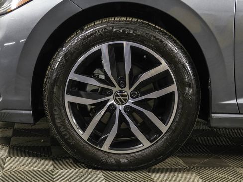 Used 2025 Volkswagen Jetta SE image 22