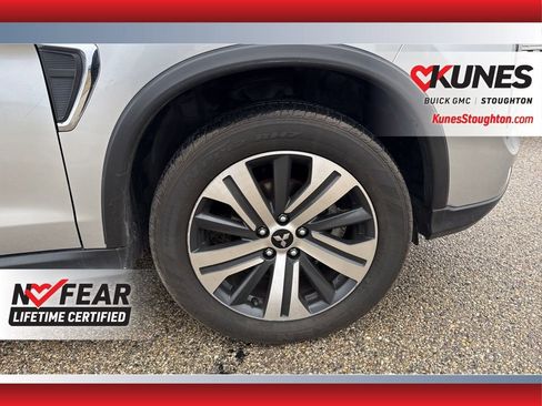 Used 2022 Mitsubishi Outlander Sport SE FWD image 15