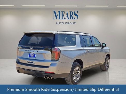 Used 2025 Chevrolet Suburban Z71 AWD/4WD image 6