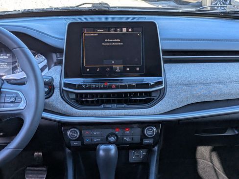 Used 2022 Jeep Compass Latitude AWD/4WD image 19