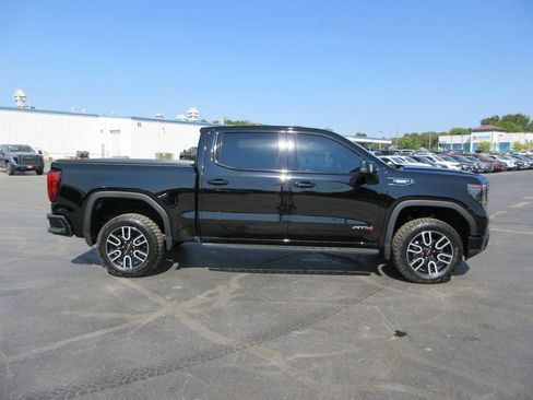 Used 2022 GMC Sierra 1500 AT4 w/ AT4 Premium Package AWD/4WD image 5