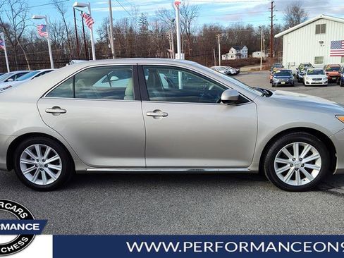 Used 2014 Toyota Camry XLE image 2