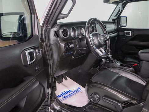 Used 2021 Jeep Wrangler Unlimited Sahara image 4