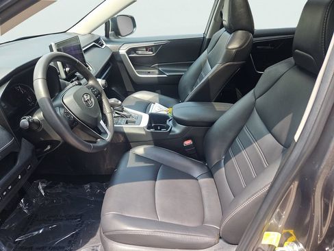 Used 2023 Toyota RAV4 XLE Premium AWD/4WD image 35