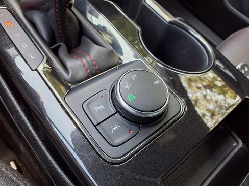 Used 2022 Chevrolet Blazer RS w/ Enhanced Convenience Package FWD image 11